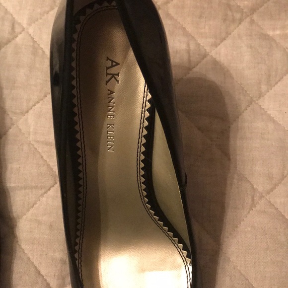 Black heels - Picture 2 of 3